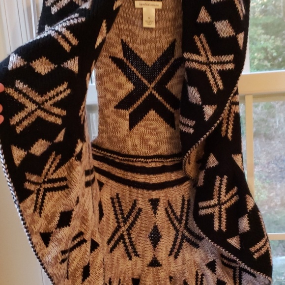 Cape style sweater vest Small -Black and tan - Picture 3 of 6